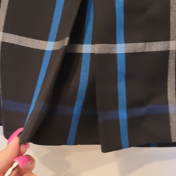 Plaid skirt. Like new 8p - Picture 3 of 8